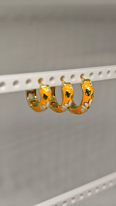 Veluare Everyday 14K Gold Turuncu Çiçekli Mineli Üçlü Halka Küpe Seti