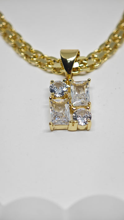Veluare Royal 14K Baget ve Yuvarlak Taşlı Kolye Ucu