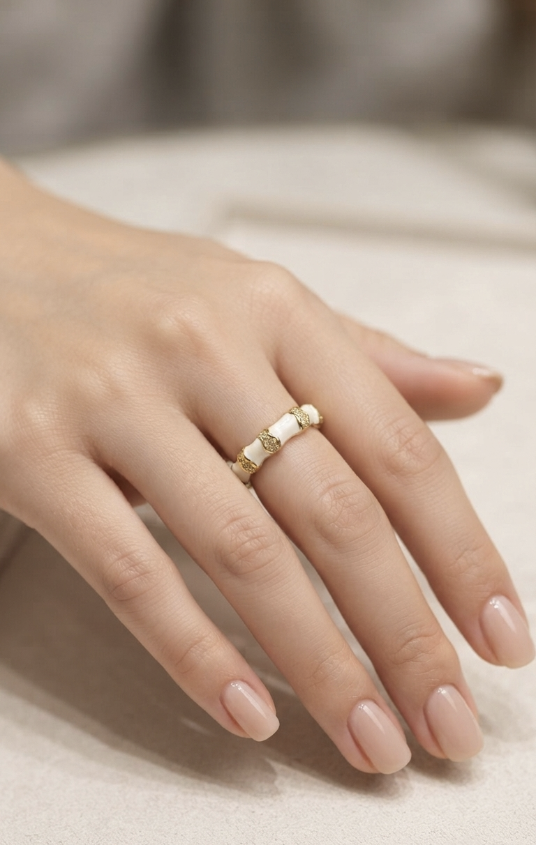 Veluare Privé 14K Beyaz Mineli Boğumlu Bambu Önü Açık Yüzük